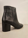 Stivaletto in pelle nera con zip laterale tacco 50