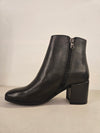 Stivaletto in pelle nera con zip laterale tacco 50