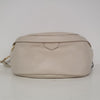 Marsupio in pelle martellata con finiture oro e zip a chiusura. Delizioso nuovo arrivo della collezione!  Colori disponibili: Cuoio, nero, crudo  Dimensioni: 30x10x12,5cm