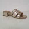 Meraviglioso sabot in pelle laminata color platino. Modello chic ed elegante che non può mancare nella scarpiera con un comodo tacco 4cm.  Nuova collezione , Made in Italy.