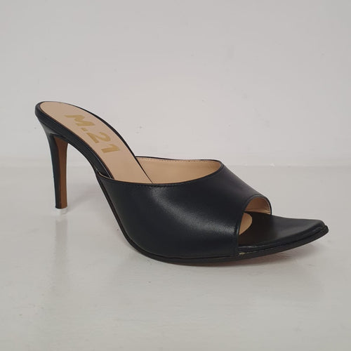 Meraviglioso sabot in pelle laminata nera, tacco 8cm.  Nuovo sabot della collezione primaverile elegante e chic, Made in Italy!